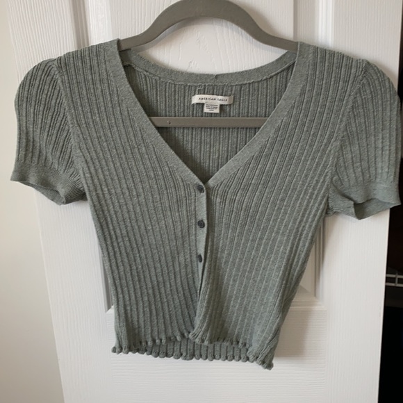 Cropped American Eagle button up shirt - Picture 3 of 4